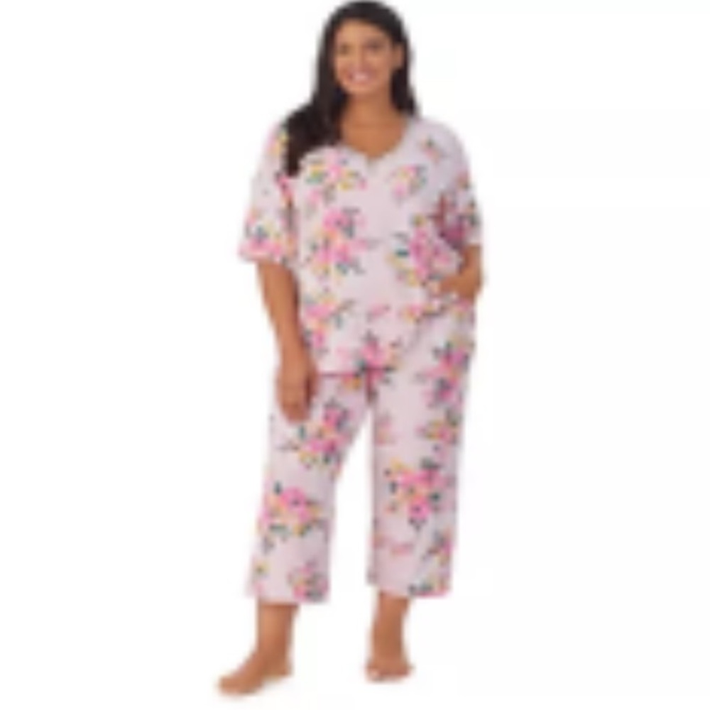 NWT Cuddl Duds Plus Size 3X Short Sleeve V-neck top and Cropped Pant Pajama Set